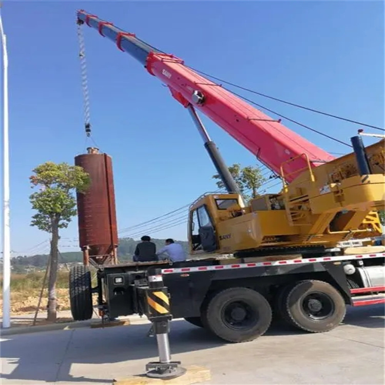 雅江专业吊车租赁多少钱