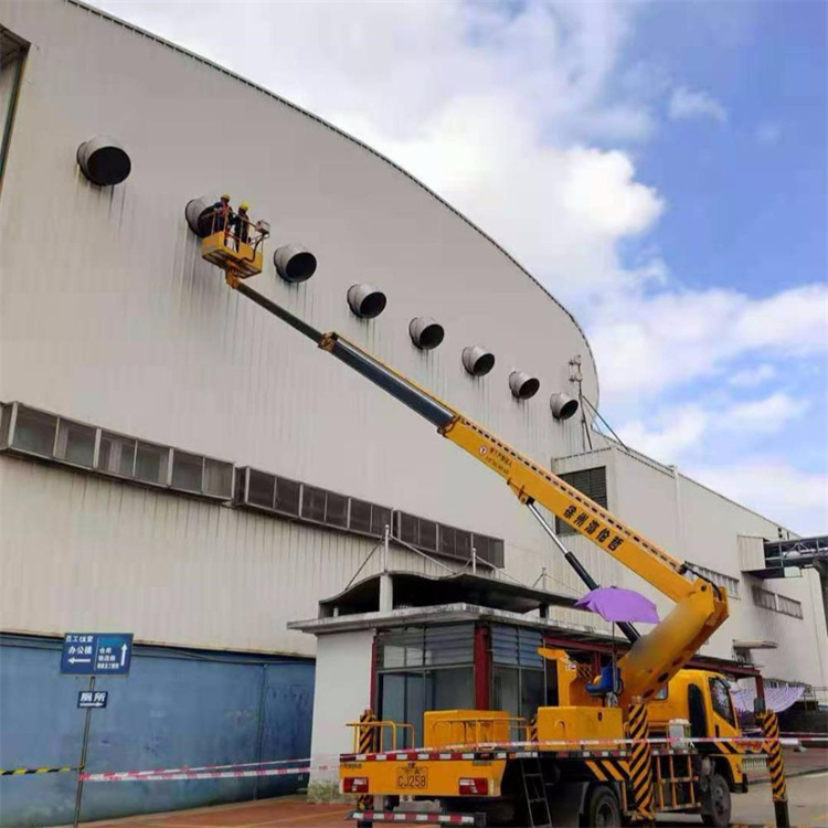 雅江高空作业车出租服务：专业广告牌安装解决方案