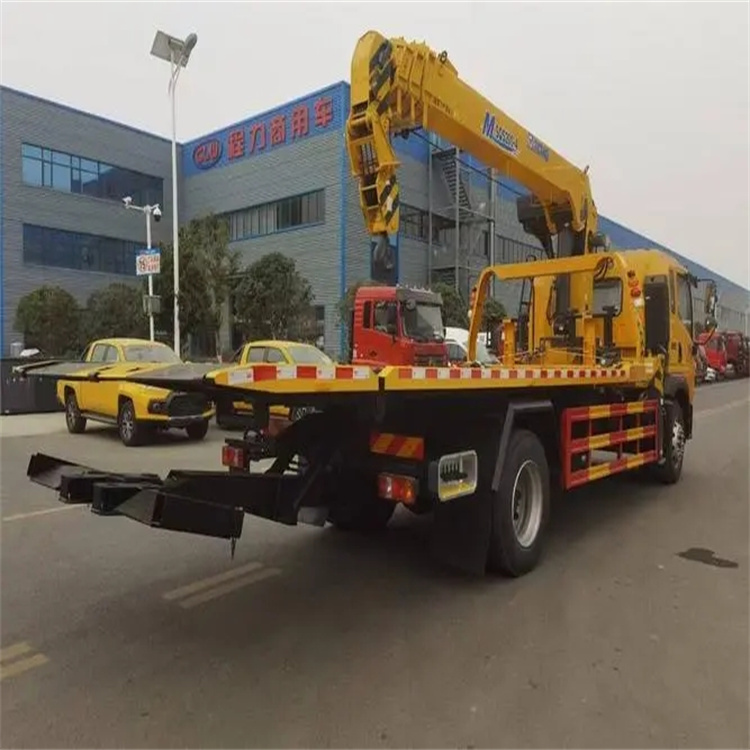 雅江附近小随车吊出租电话，轻松解决搬运烦恼