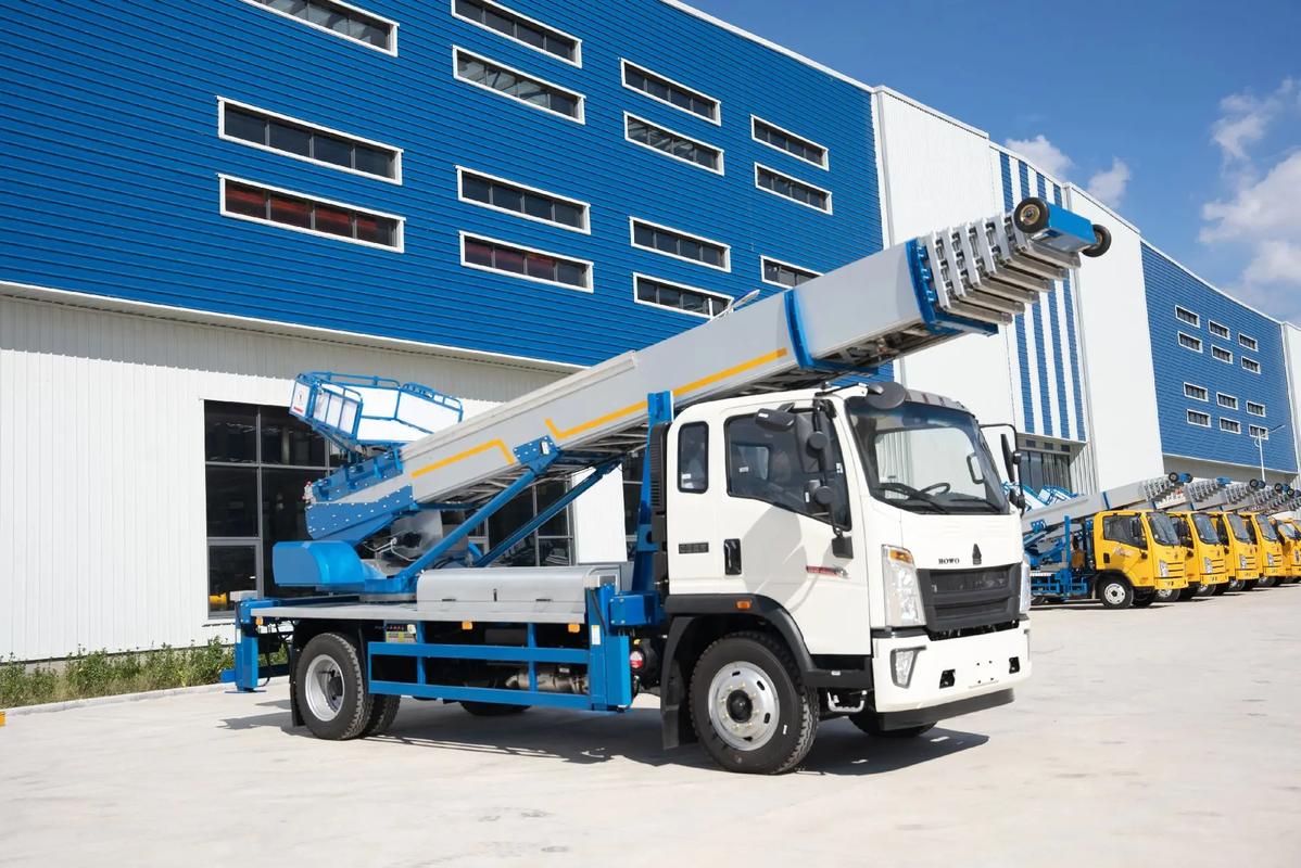 雅江出租云梯车高空作业车 建筑垃圾搬运