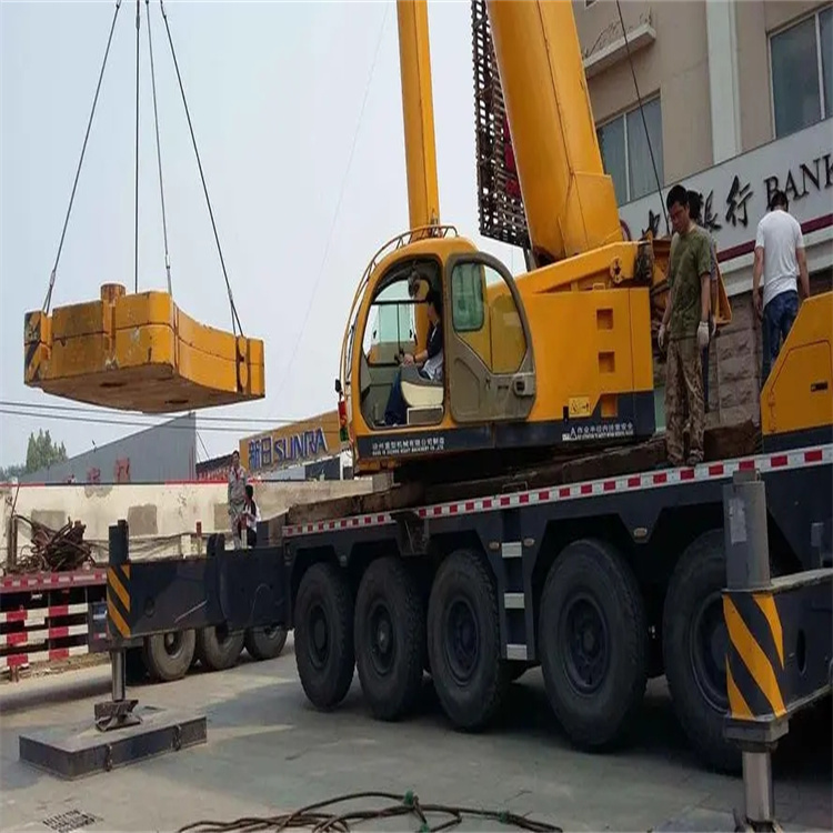 雅江当地吊车出租|机器吊装|75吨|工厂搬迁服务